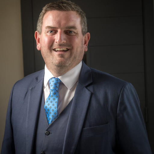 Matt Topliss, MA, NPQH, FCCT Principal, Kyoto International School